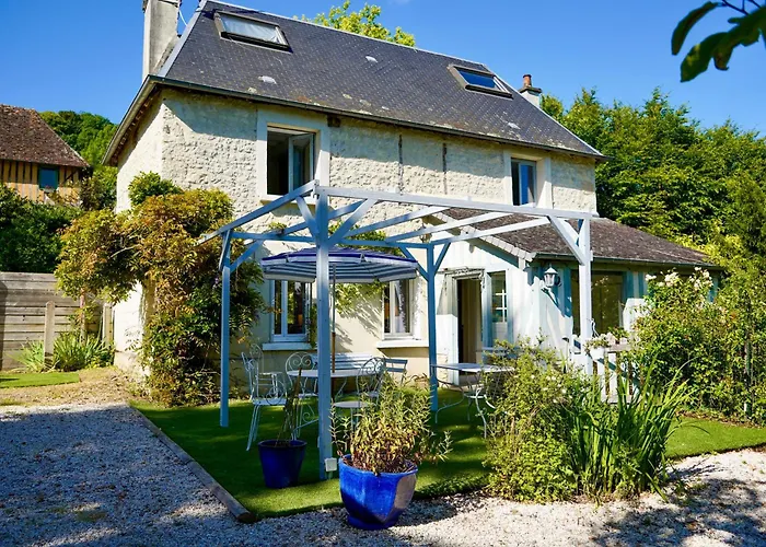Maison Charmante Avec Jacuzzi Et Cours D'eau Tatil Evi Courtonne-la-Meurdrac